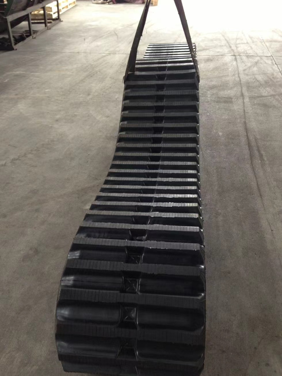 How to Compare 500x90x82 Rubber Track Construction